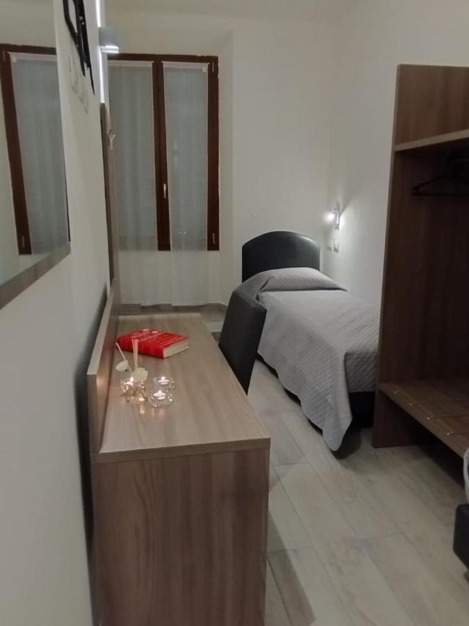 Holiday Rooms Firenze Esterno foto