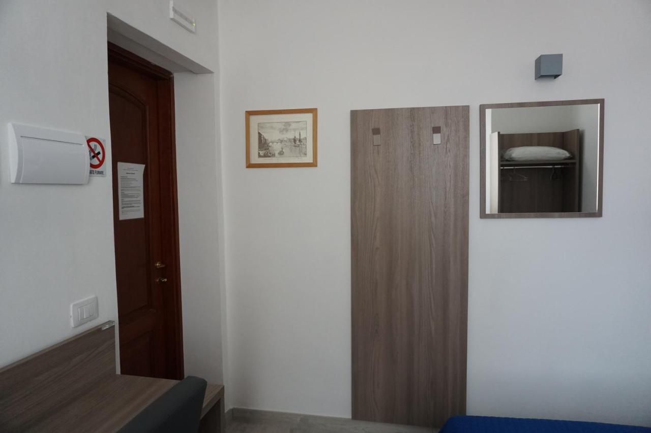 Holiday Rooms Firenze Esterno foto